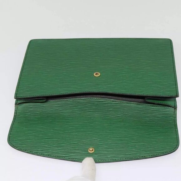 LOUIS VUITTON Epi Montaigne 27 Clutch Bag Green - Picture 11 of 16